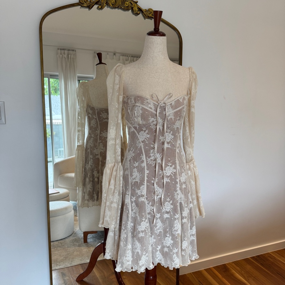 House of CB ANALISSA
Vintage Cream Lace Corset Dress